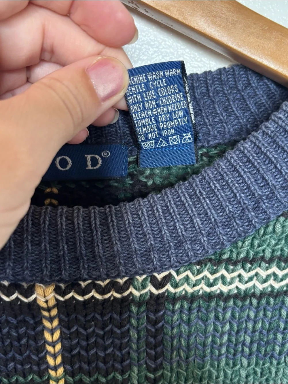 Vintage 90s IZOD Plaid Crewneck Sweater Green Navy Blue Knit Grandpa Core Tartan